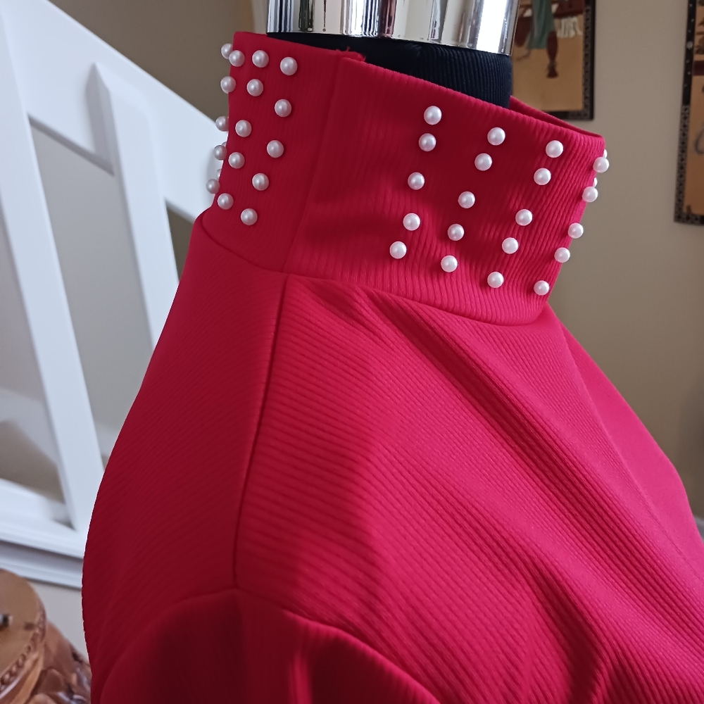 💋💋Red Turtleneck Top with Faux Pearl Collar and Cuffs NWOT *See Measurement* - Picture 7 of 14